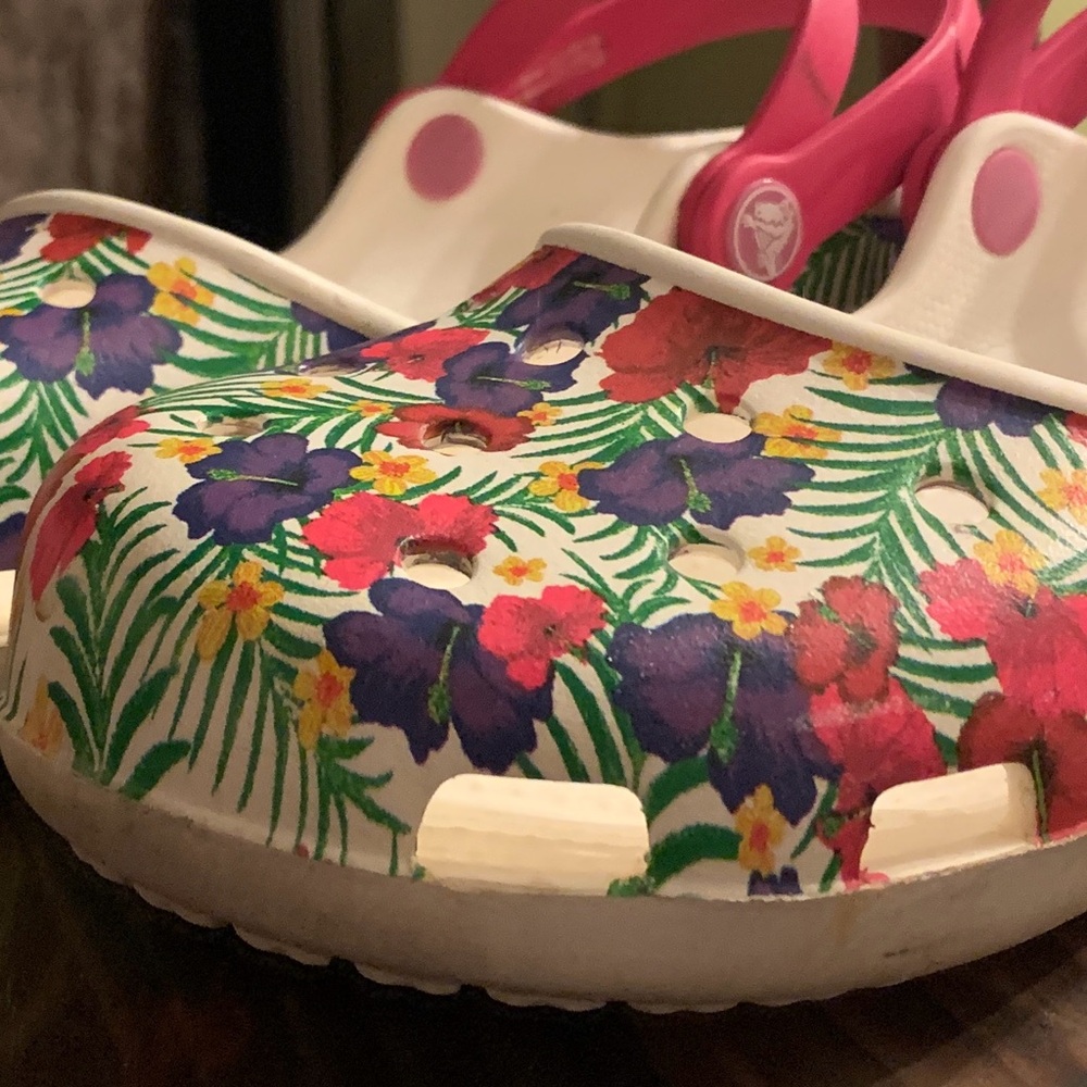 Crocs Floral Clogs with Pink Maryjane strap and heel strap W11